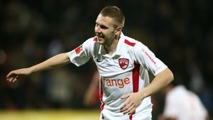 "Moți putea fi o soluție pentru națională, dar s-a stins!** Fumează MULT de când avea 16 ani!"