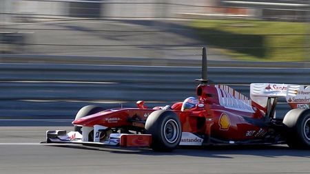 VIDEO HAOS la debutul lui Alonso la Ferrari:** 35000 de spectatori și blocaje rutiere!