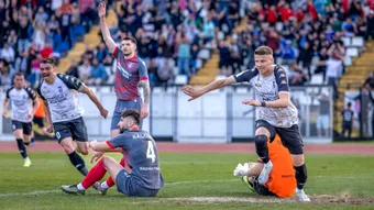 SCM Râmnicu Vâlcea acuză poziția din care CSM Unirea Alba Iulia a marcat și a câștigat meciul tur al barajului de promovare. Eugen Beza: ”Au pus presiune din toate părțile, inclusiv pe arbitraj.” Modul de accedere în Liga 2, contestat și el