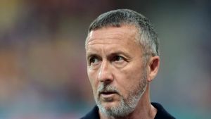 Pe ce fotbalist de la FCSB a dat vina Meme Stoica pentru eliminarea lui Florin Tănase: „Nu știu ce a vrut să facă”