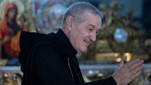 Cine l-a felicitat pe Gigi Becali pentru titlu. Patronul unei mari rivale îi zice „tati” miliardarului. „Mă ştie de jupân! V-am dat material de Tik Tok şi Instagram”