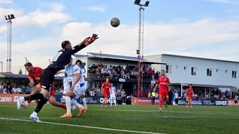 N-a fost loc de o surpriză! FC Bacău a dominat U Craiova o repriză, a avut și om în plus, dar a cedat în cele din urmă în fața campioanei, la debutul în grupele Cupei României. Costel Enache: ”Puteam să facem o performanță. Rar te întâlnești cu șansa asta”