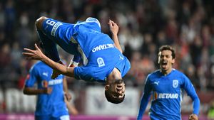 Centenar, necentenar, Rapid e mai mult marfar! Echipa lui Dan Șucu spune adio cupelor europene. Cronică de Gabriel Berceanu la Rapid - Universitatea Craiova 1-2