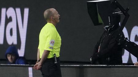 LPF se așteaptă să apară scandaluri din cauza sistemului VAR. „Vor fi probleme! O să fie greu în primul sezon!” | VIDEO EXCLUSIV ProSport LIVE