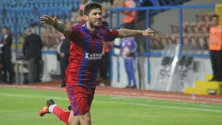 După Lobonț, am putea asista la o nouă revenire la națională în mandatul lui Contra :) "Dodel" Tănase nu și-a luat gândul: "Îmi doresc mult!"