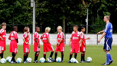 Ogăraru organizează cursuri pentru antrenori la Ajax Academy