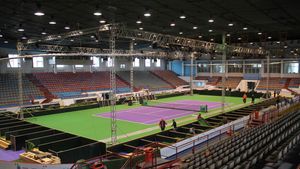 Meciul României cu Spania din Fed Cup ar putea fi singura competiție din țară la care participă Halep.Transformarea patinoarului "Dunărea" în arenă de tenis, aproape terminată