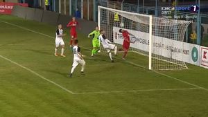 Cea mai ciudată fază din cariera lui Rusescu. FOTO | Cum a "reușit" să lase FCSB-ul fără un gol ca și marcat