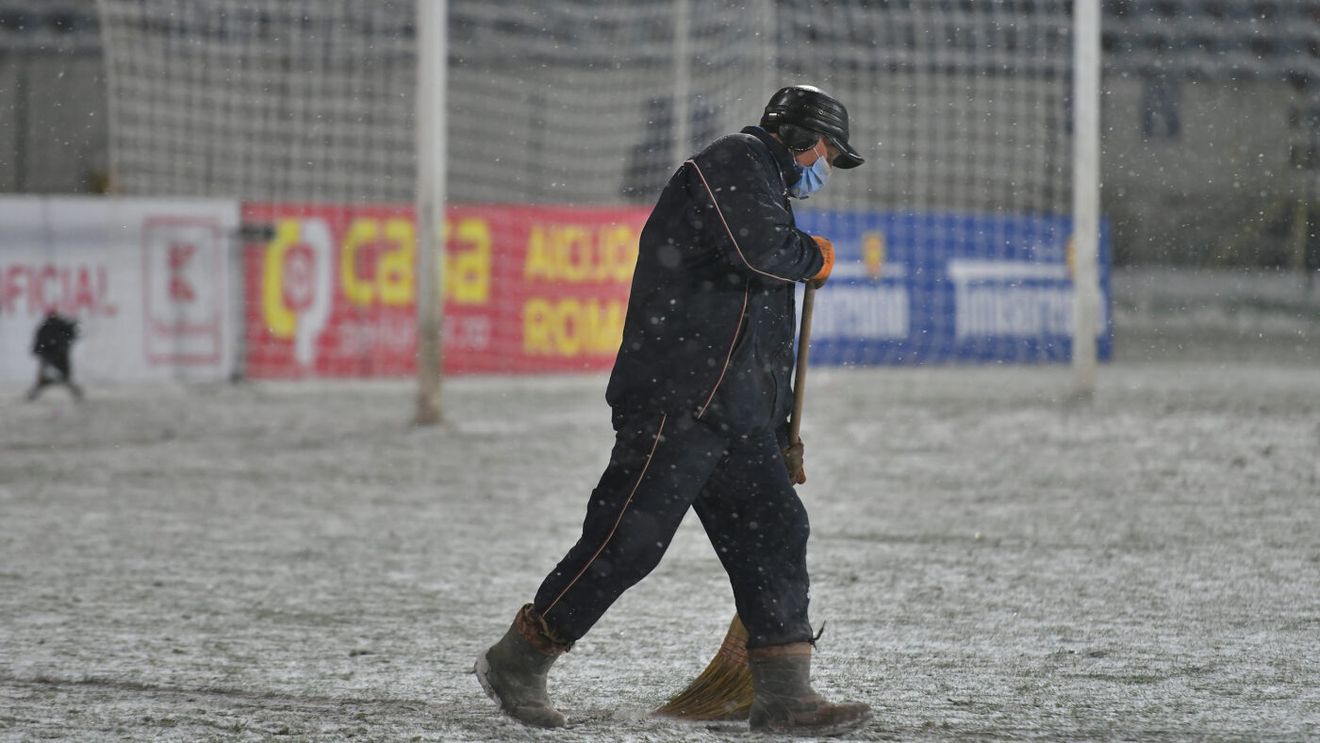 Vine Iadul Alb în România! Ninsori abundente şi temperaturi de -16 grade Celsius: probleme pentru meciurile din Superliga şi înainte de FCSB - PAOK!