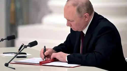 Anunțul momentului pentru toți românii din Rusia! Atenție: de ce fug toți străinii din țara condusă de Vladimir Putin și ce se va întâmpla dacă președintele declară Legea Marțială!