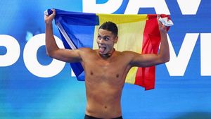 Ce a apărut pe site-ul World Aquatics despre David Popovici după ce a câștigat aurul mondial