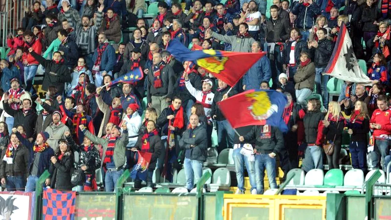 VIDEO Tifosii gazdelor au aruncat cu torțe pe teren și meciul a fost oprit!** Scene de război la Genoa - Siena! Cererea DEMENTĂ‚ a fanilor i-a făcut pe jucători să izbucnească în lacrimi: