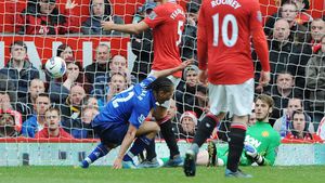 Barcelona și Real, duel la "baionetă" pentru un jucător al lui United!** Mutarea care va ține capul de afiș al perioadei de transferuri