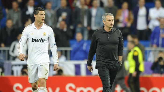 BarÃ§a s-a apropiat la 8 puncte, Mourinho a "ERUPT":** "Arbitrul a făcut două greșeli ENORME! Nu e cazul să-mi critic jucătorii"