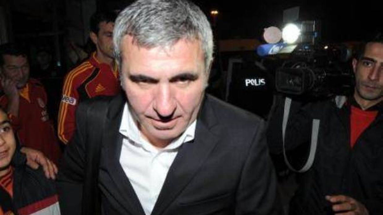 "Regele", criticat: "Hagi își va face bagajele!** Galata e o cămașă prea mare pentru el"