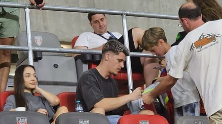 Târnovanu, magnet pentru fanii FCSB. A fost asaltat pentru autografe