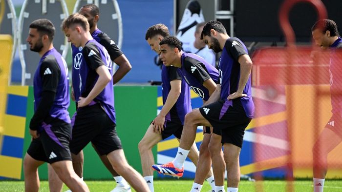 Nemții au fost atacați la ei acasă. Dușmanii neașteptați pe care trebuie să-i înfrunte Neuer, Kroos și compania. „E invazie”
