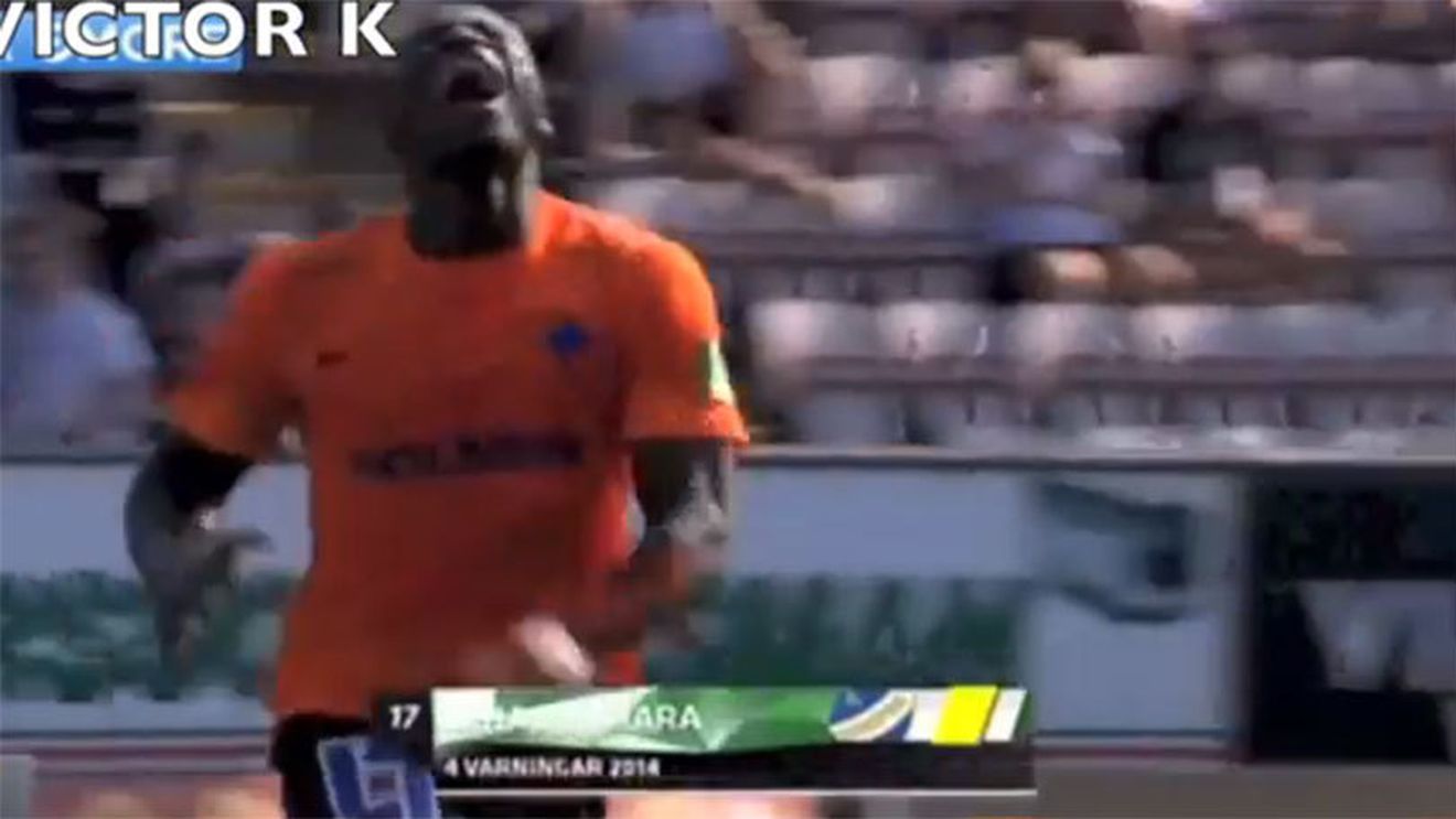 Moment uluitor pe un teren de fotbal. Reacția dementă a unui jucător după eliminare, care a speriat chiar și spectatorii!