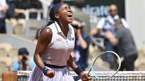 Coco Gauff a avut parte de o atmosferă ostilă în sferturile Roland Garros, dar a găsit puterea să glumească: „La asta mă gândeam când eram în baia de la vestiare!”