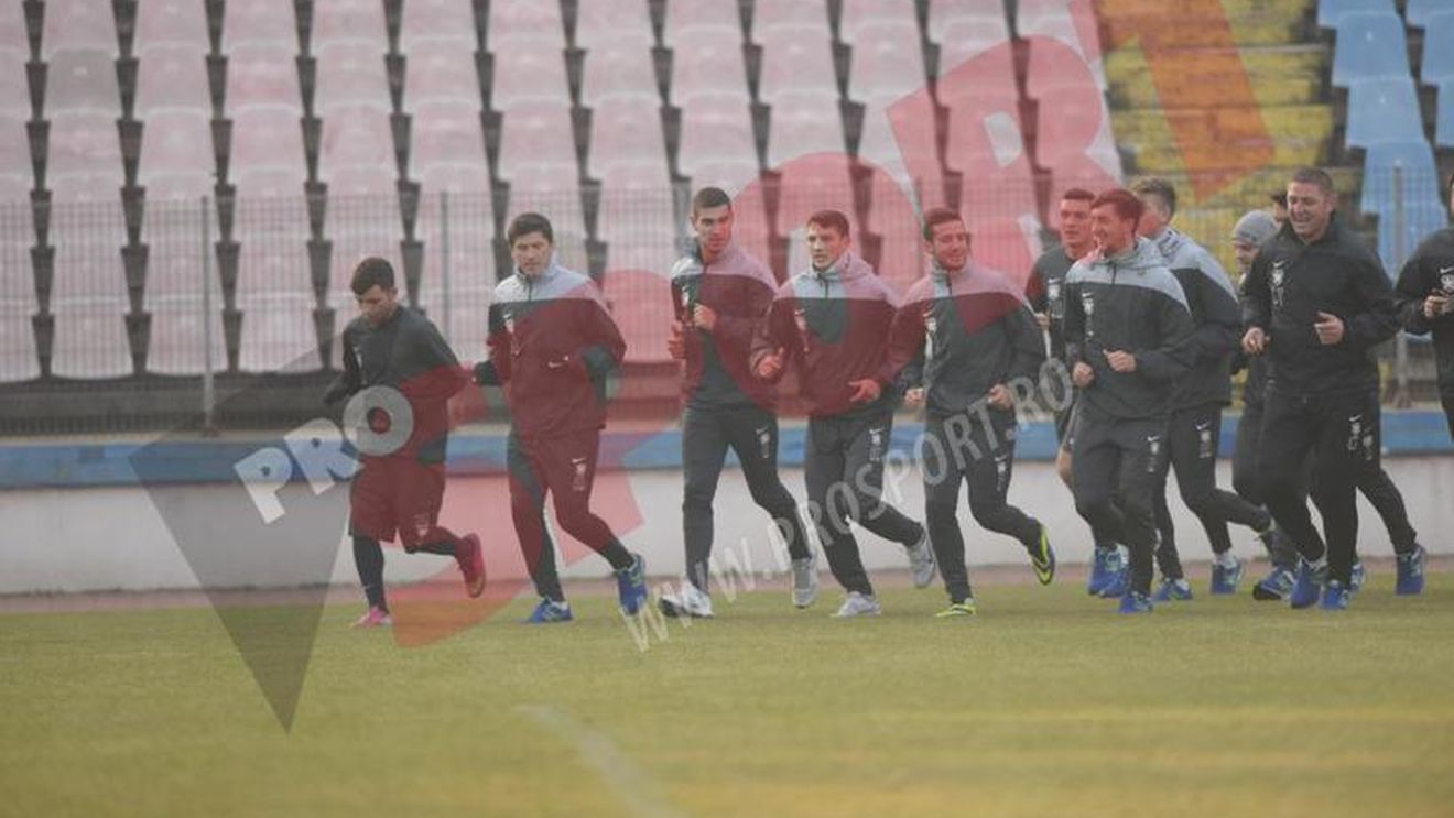 Patru juniori luați de Reghe la echipa mare! Antrenorul a rămas impresionat de unul dintre ei: "Este ca o bombă atomică!"