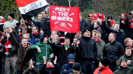 FC United, primul club de fotbal din Anglia care implementează sistemul de salarizare "Living Wage". Cât vor câștiga angajații