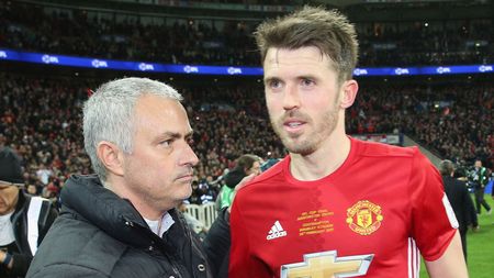 Mourinho nu-și lasă cel mai experimentat jucător să plece! Un nou contract cu United semnat de Michael Carrick: "E un model pentru tineri!"