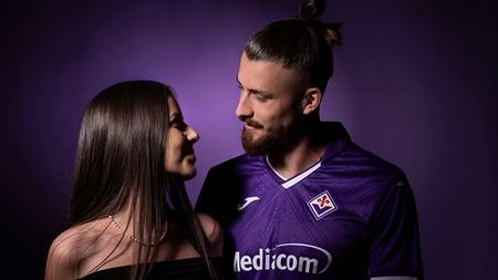 Ce au scris italienii despre soția lui Radu Drăgușin după transferul fotbalistului la Fiorentina