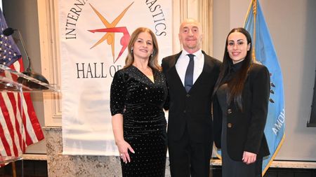 Nadia Comăneci a introdus trei gimnaști în Hall Of Fame la Oklahoma, printre care și Cristina Bontaș! Când vine „Zeița de la Montreal” în România și ce program are