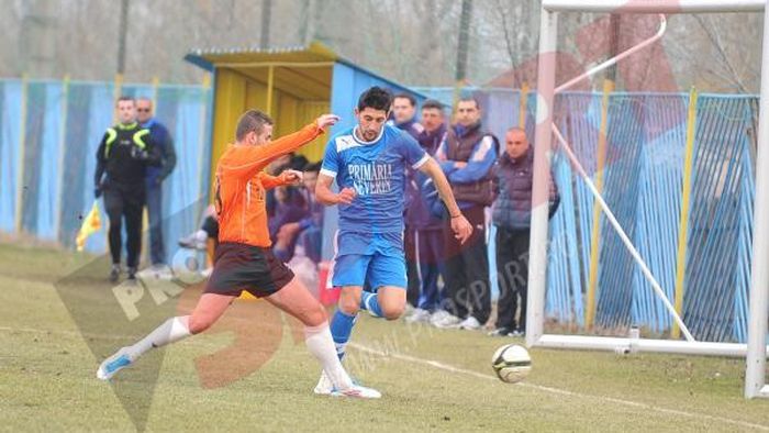FOTO: Florin Costea a debutat pentru noua sa echipă!** Atacantului i s-a promis fotoliul de primar, dacă menține echipa în Liga I :)