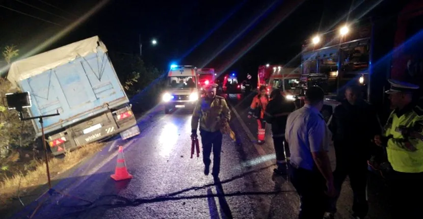 Accident terifiant în Ialomiţa, 10 morţi şi 9 răniţi grav! Primele imagini de la faţa locului