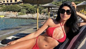 Donjuanul milionar e numai muşchi la 53 de ani şi a cerut-o în căsătorie pe iubita lui, cu 21 de ani mai tânără. I-a dat inelul cu diamant