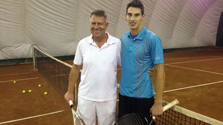 EXCLUSIV | Secretele jucătorului de tenis Klaus Iohannis: cărțile care l-au ajutat să devină un sparring-partner mai bun, lovitura favorită și jucătorul preferat. Viitorul președinte a jucat și în dimineața alegerilor

