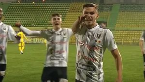 Niculescu, învins cu un șut de ”lunetist”! Execuția perfectă al lui Negrean a făcut diferența în Mioveni - ”U” Cluj