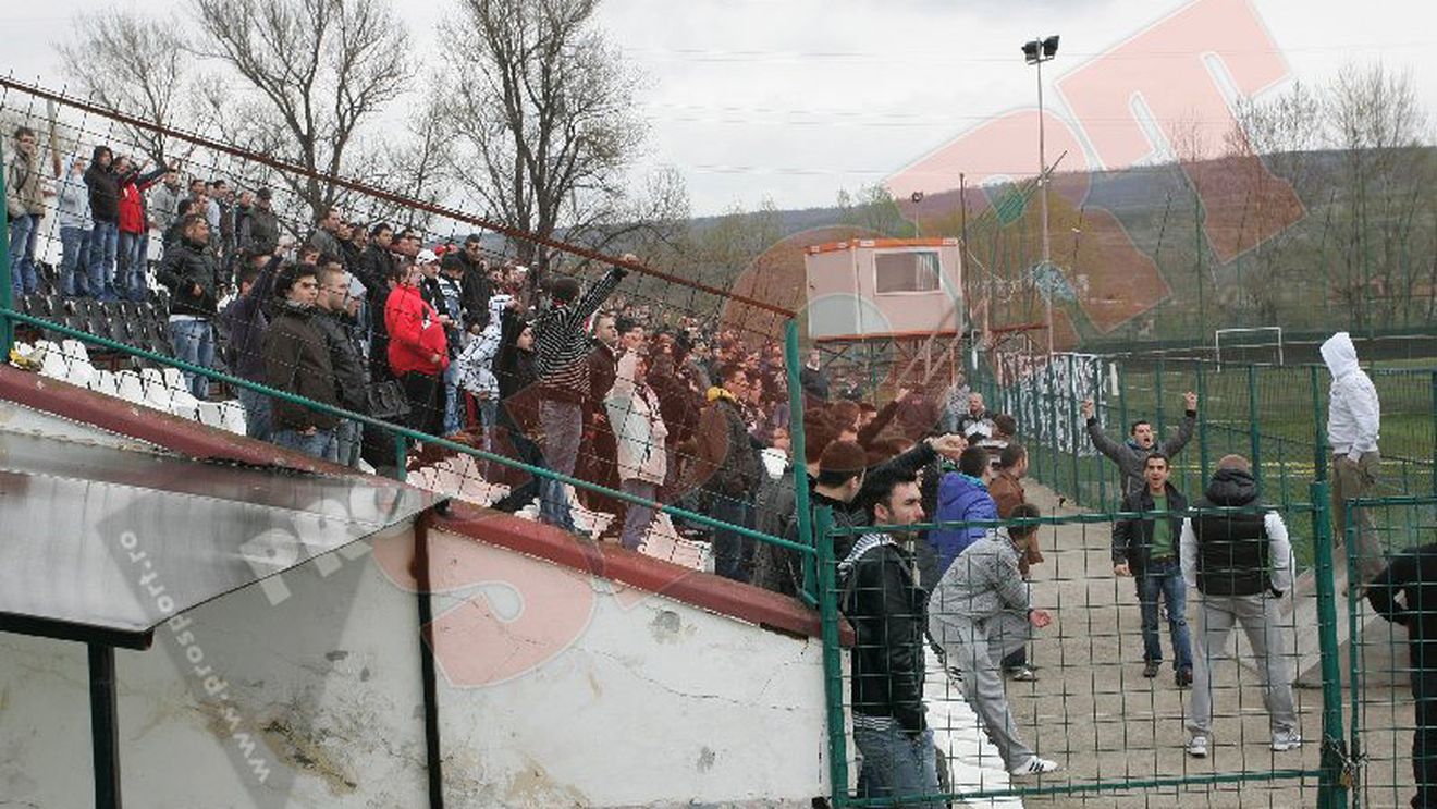 SCANDAL la "U" după meciul cu Steaua!** Fanii: "Vom protesta până va pleca Badea! Își bate joc, trebuie să plătească!" FOTO