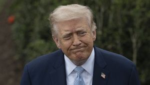 Donald Trump caută să ia terenuri în București după ce i-a propus lui Gigi Becali o afacere de 2 miliarde de dolari