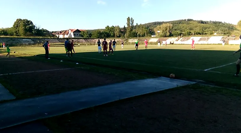Meci tensionat la Motru!** Pandurii a irosit un penalty, Luceafărul n-a ratat de la punctul cu var, iar finalul a fost de-a dreptul dramatic, cu fundașul Oroș în poartă