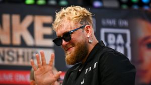 Jake Paul a câștigat 40.000.000 de dolari după ce s-a luptat cu Mike Tyson și acum a „spart” o sumă imensă pentru cadoul de Crăciun al fratelui său