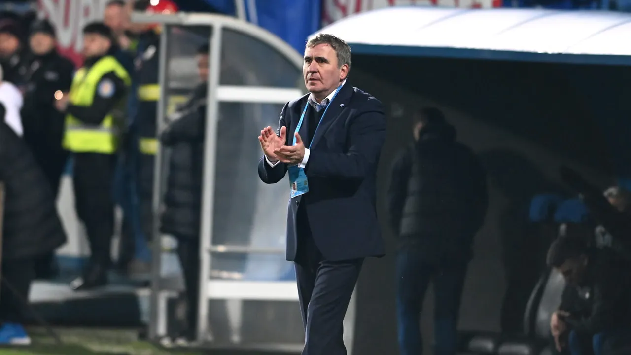 Gheorghe Hagi, decizie surprinzătoare la pauza meciului FCSB - Farul! A făcut trei schimbări și au apărut și ironiile: „Cineva a greșit numărul de telefon”