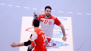 JUCĂ‚TORUL etapei a 17-a în Liga Zimbrilor la handbal masculin a fost dat de partida Dinamo - Poli Timișoara. Patru handbaliști ai echipei naționale au fost incluși în primul "7"