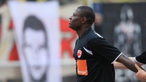 N'Doye sparge gașca la Dinamo! "Nu știu să beau!" :)
