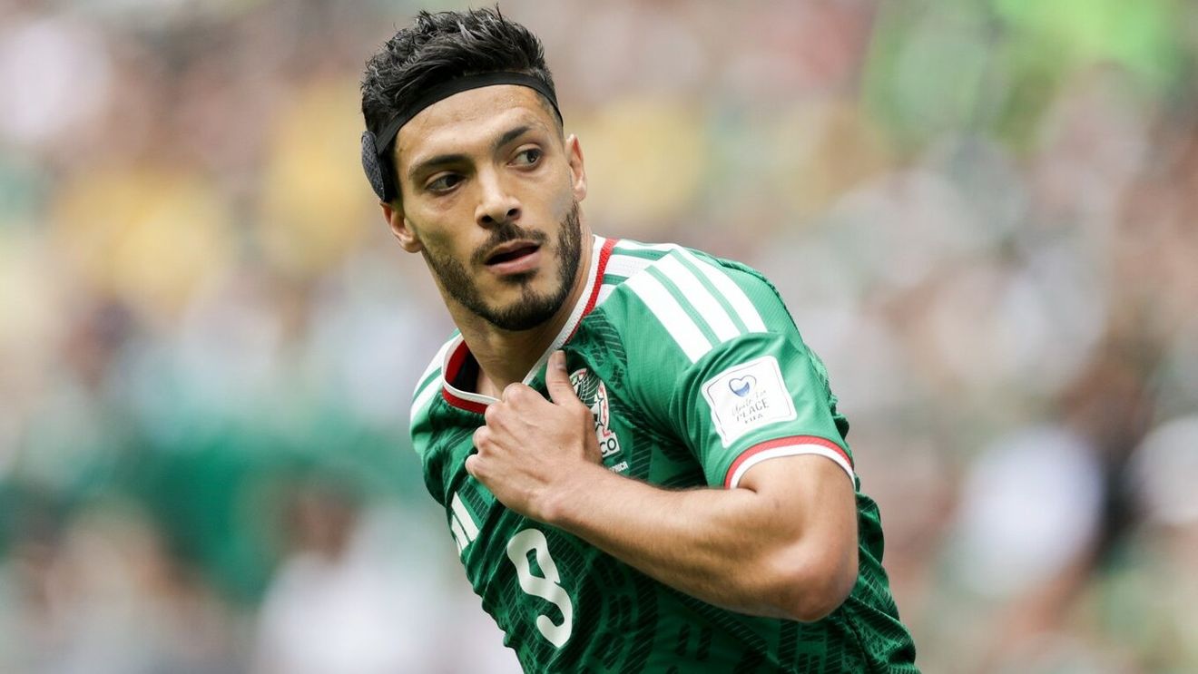 Toată lumea s-a întrebat ce poartă pe cap mexicanul Raul Jimenez. De ce joacă așa la Campionatul Mondial
