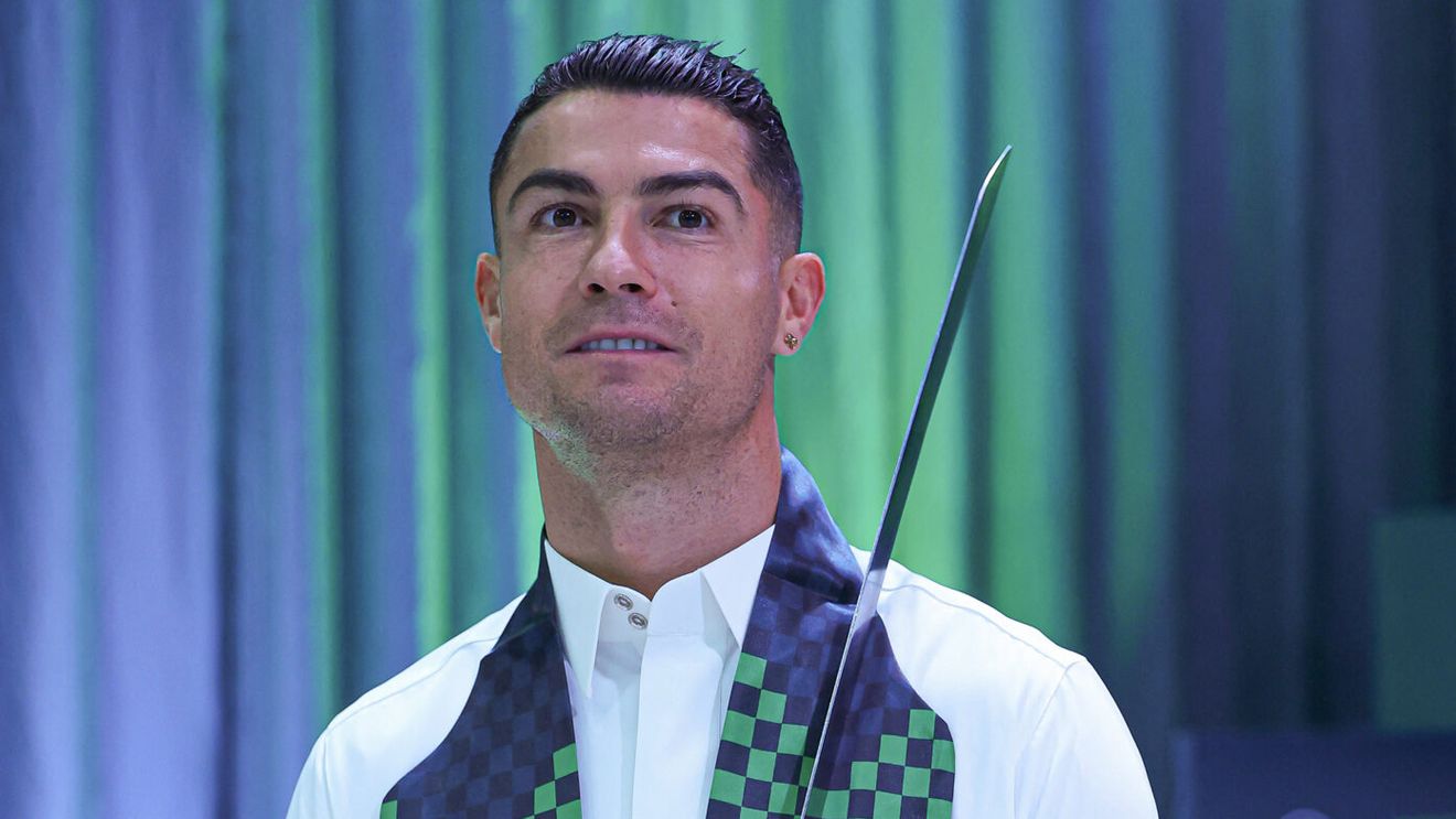 Fiul de 15 ani al lui Cristiano Ronaldo a primit cadou un Lamborghini Urus de 265.000 de euro