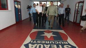 VIDEO | ProSport Headlines: Evaluatorul mărcii Steaua a fost arestat, Ionel Ganea a fost amendat și Florin Gardoș are șanse mici să prindă Euro 2016