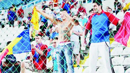 Fanii români ai Stelei, FILTRAȚI la intrarea pe stadion!** Care a fost condiția pentru a asista la meci