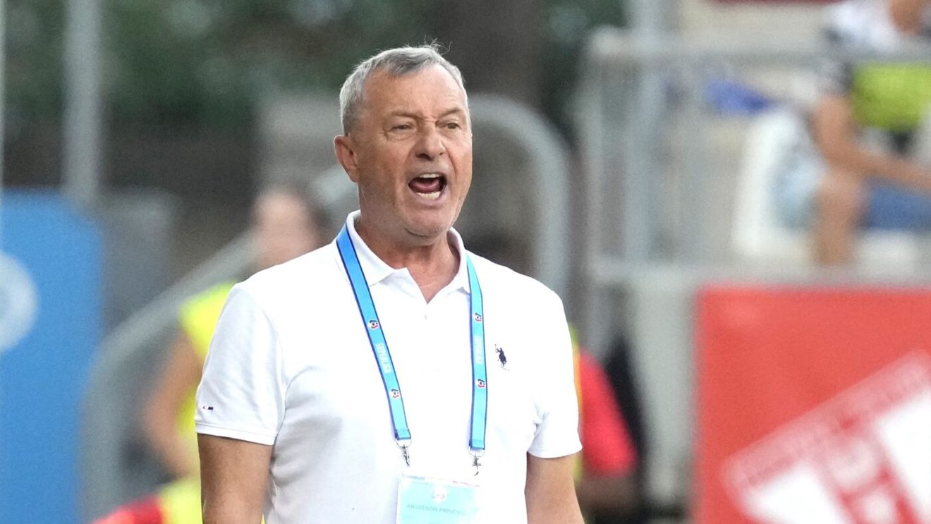 UTA tocmai a făcut al 17-lea transfer al verii! Cine l-a convins pe Mircea Rednic?