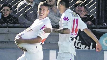 Încă o mutare TRĂ‚ZENT pentru Petrolul!** "Lupii" vor transfera un playmaker de mare viitor: "E tehnic rău, se va vorbi mult de el"