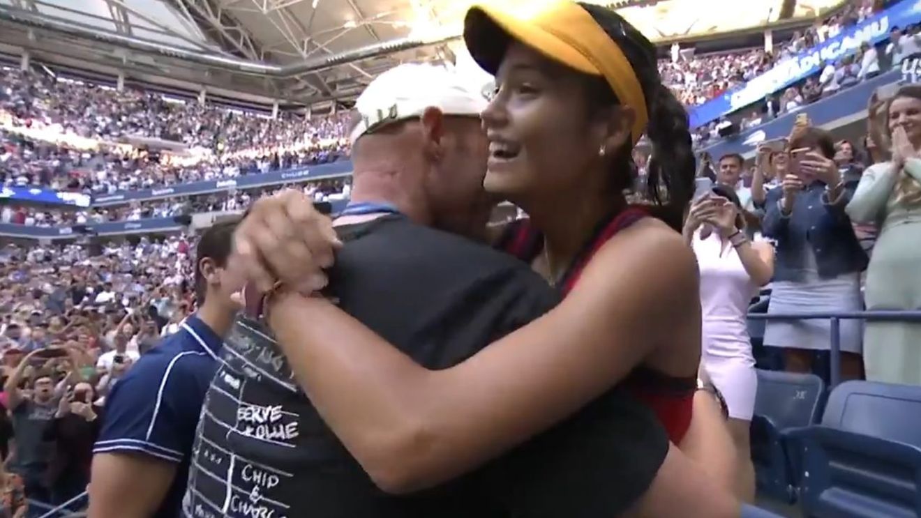 Emma Răducanu, bucurie de nedescris după ce a cucerit US Open 2021! La cine s-a dus „glonț" în tribune | VIDEO