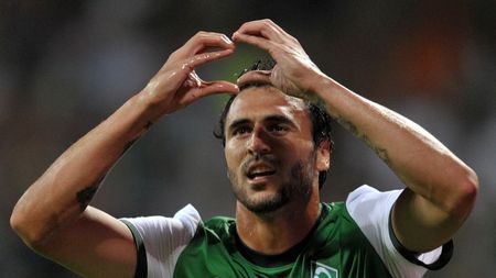 Hugo Almeida va fi operat din nou!