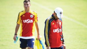 Două operații grave l-au adus de pe Dorobanți pe Grivița!** Jucătorul promovat de Pițurcă drept "noul Chivu" trăiește o dramă: "Mi-e și rușine să-l sun pe nea Piți"
