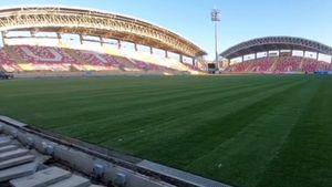 Stadionul Aradului are un gazon nou, dar UTA încheie anul în „exil”! Ce lucrări mai sunt de finalizat